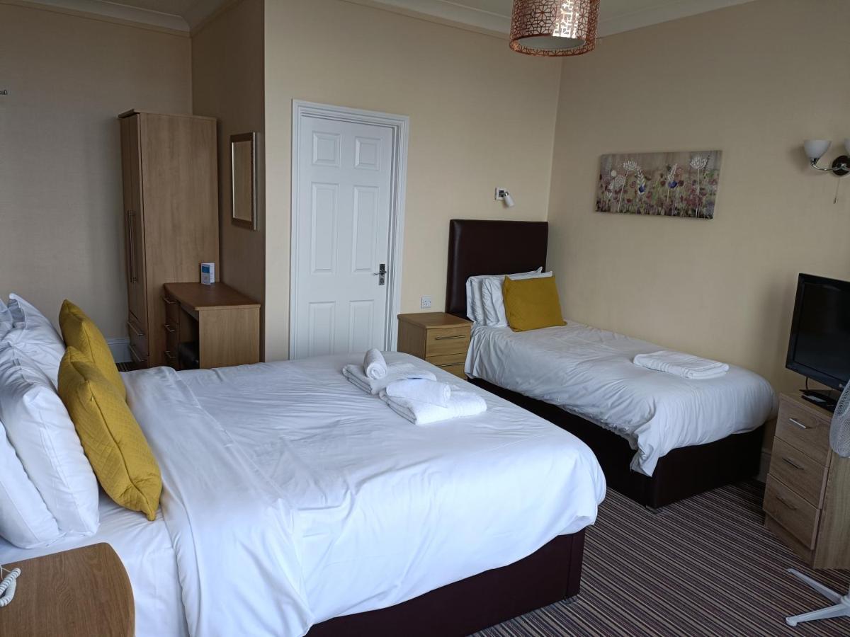 Palm Court 3*