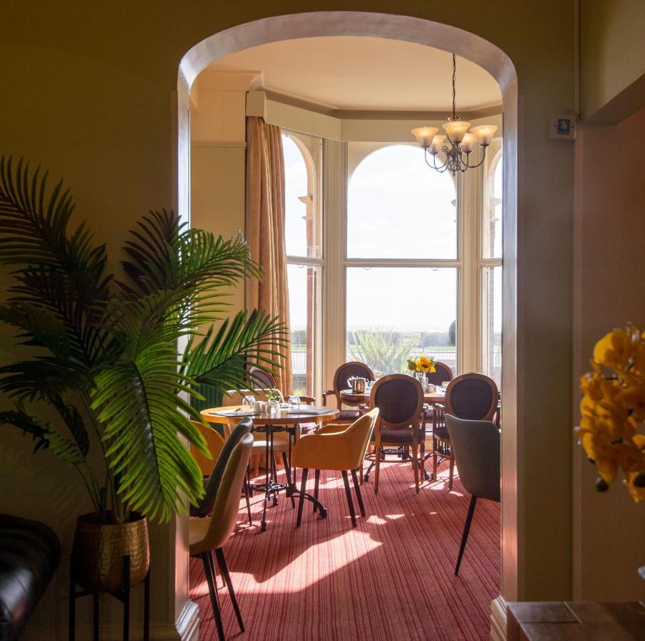 Hotel Palm Court