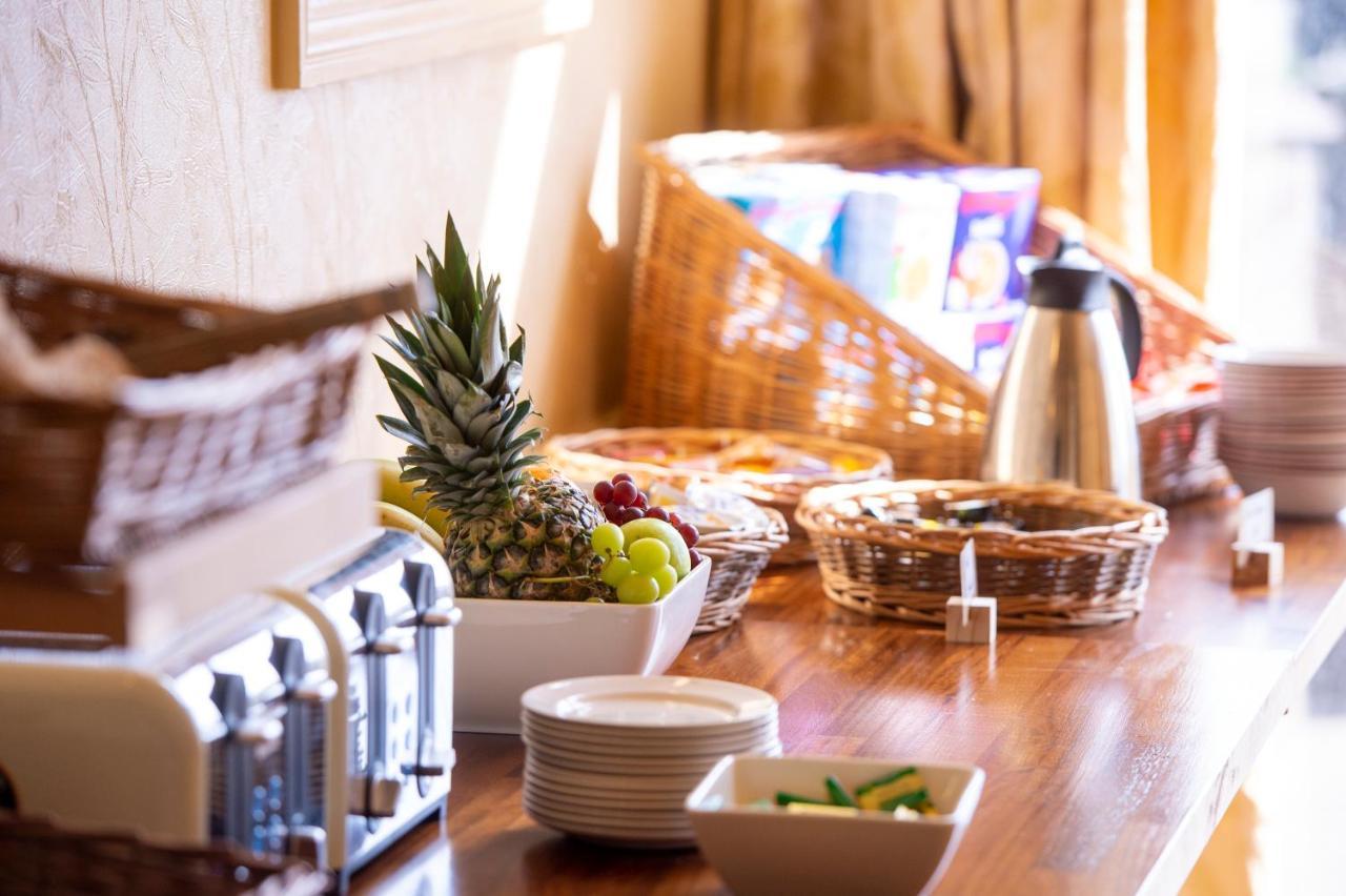 Palm Court Hotel 3*