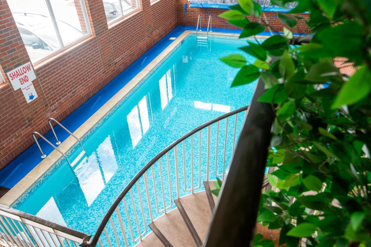 Palm Court Hotel 3*