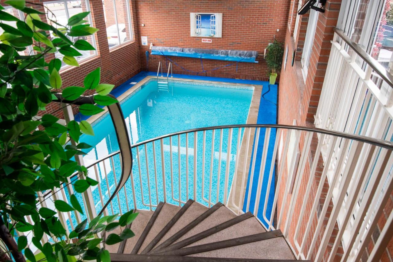 Palm Court Hotel 3*