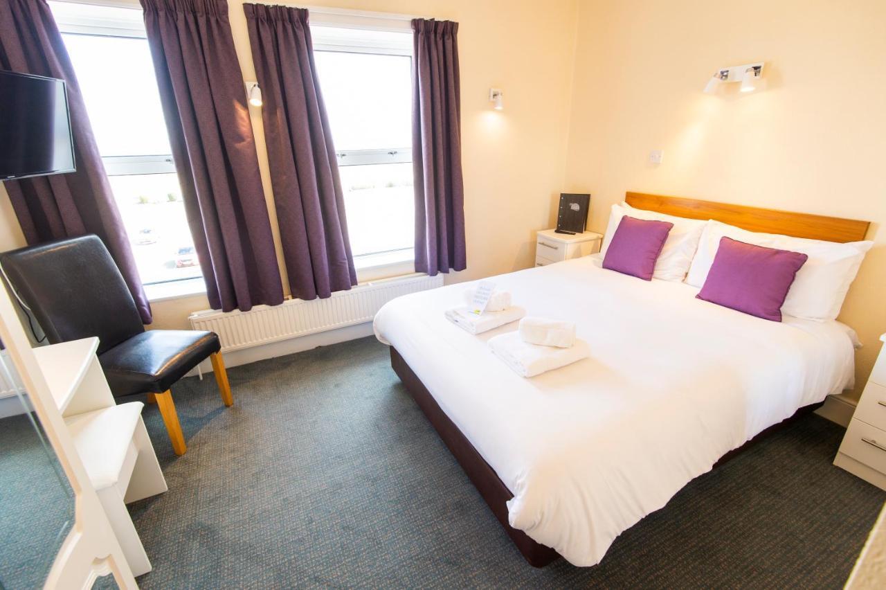 Palm Court Hotel 3*