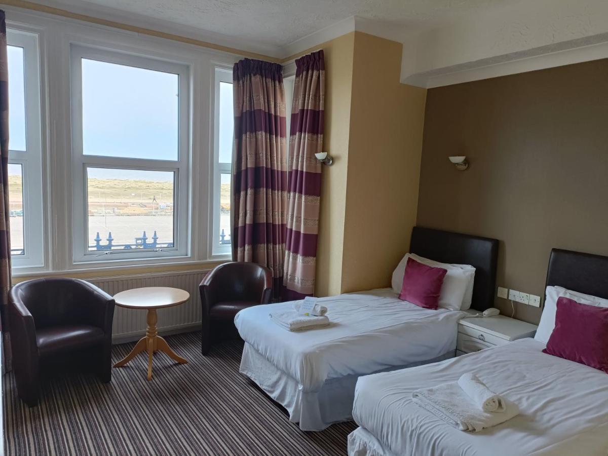 Hotel Palm Court 3*