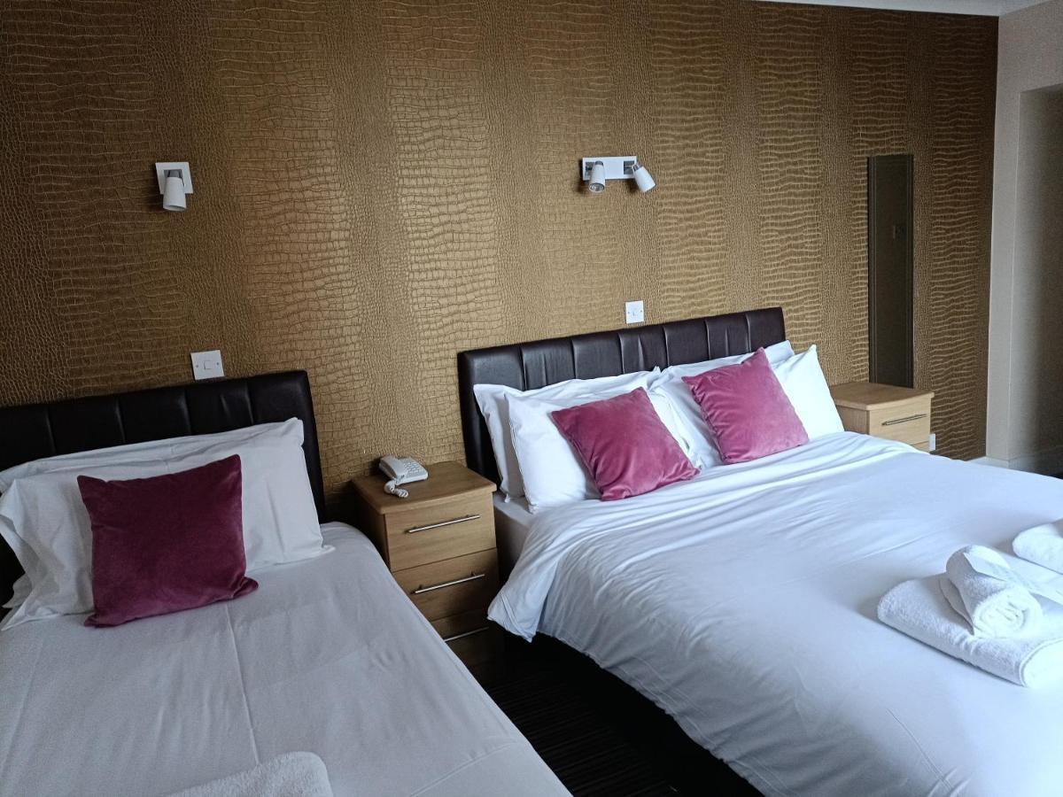 Palm Court Hotel